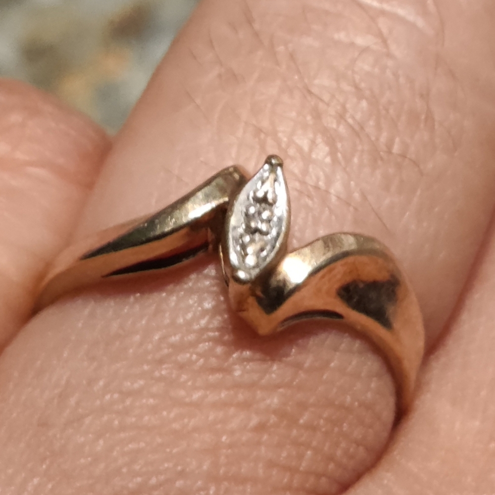Vintage 10k gold diamond ring